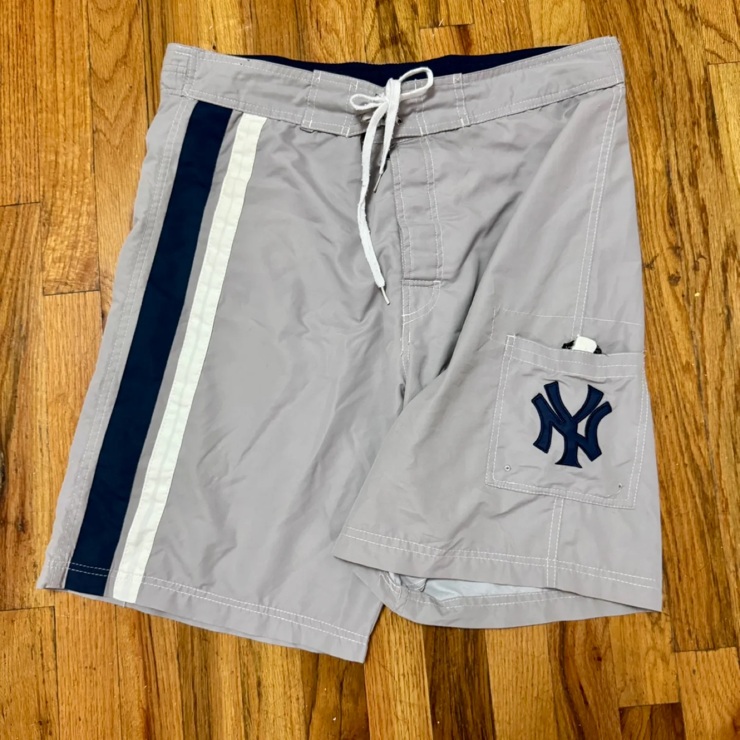 New York Yankees Swim Trunks - Size L thumbnail