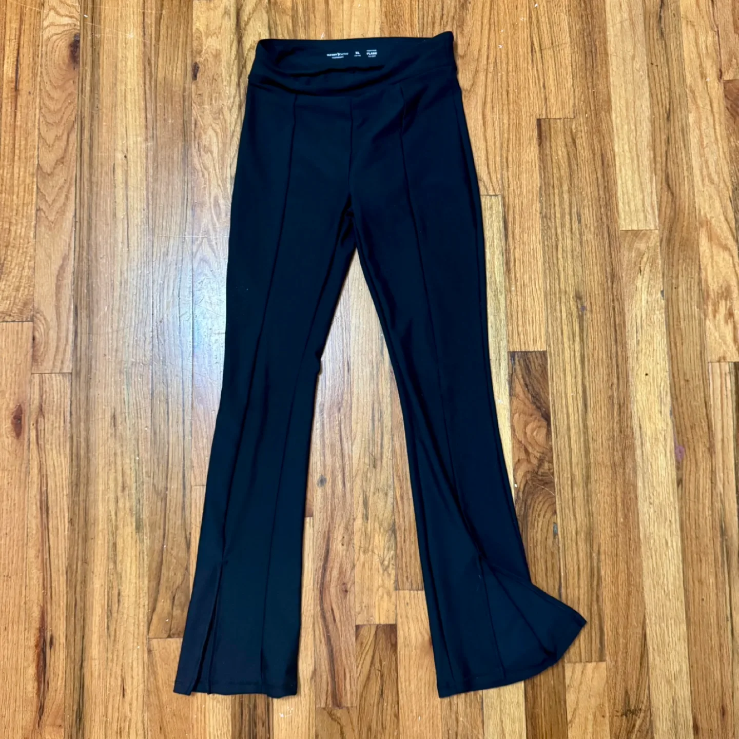 Old Navy Active Powersoft Flare Pants - XL thumbnail