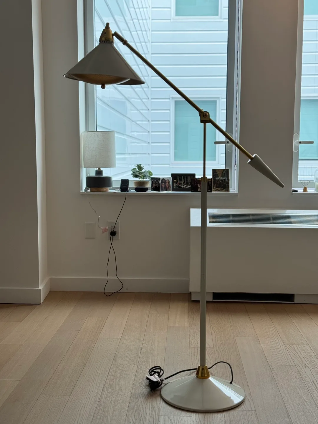 Adjustable Arm Floor Lamp thumbnail