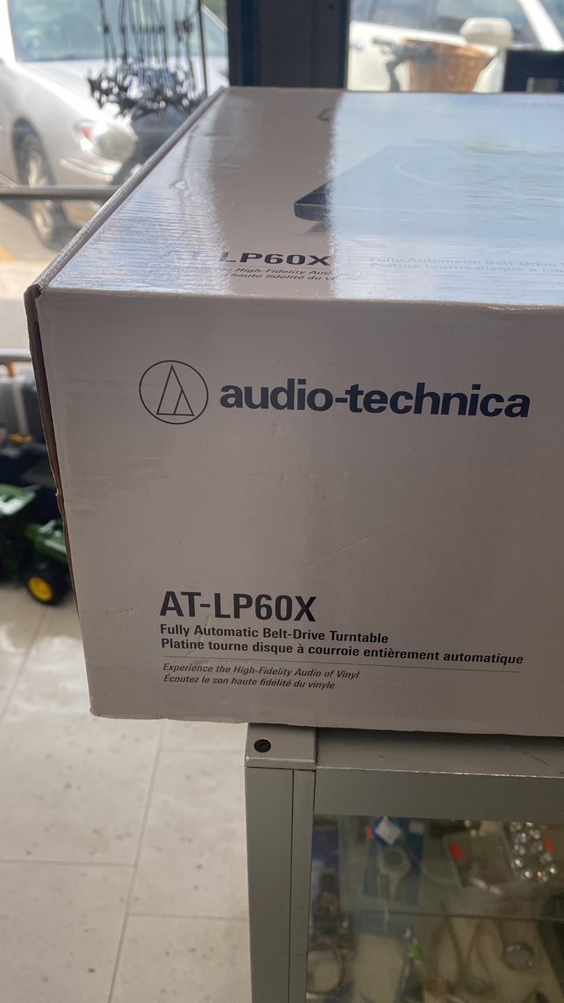 Audio-Technica AT-LP60X Fully Automatic Belt-Drive Turntable - photo 3