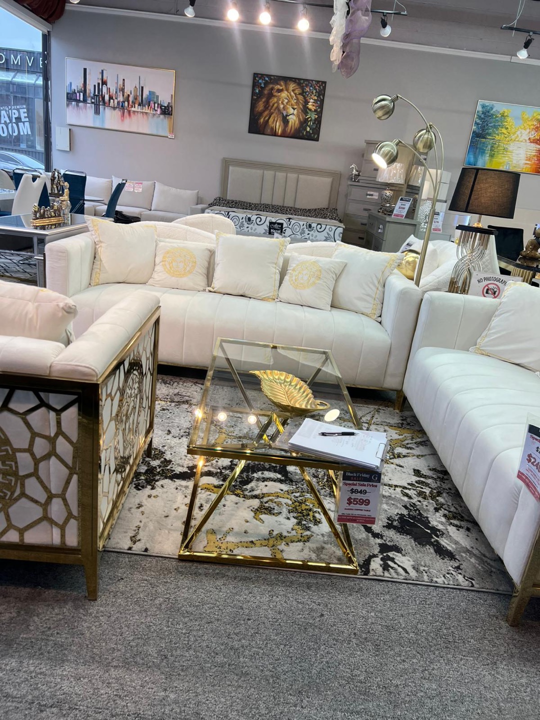 Versace-Style White Move