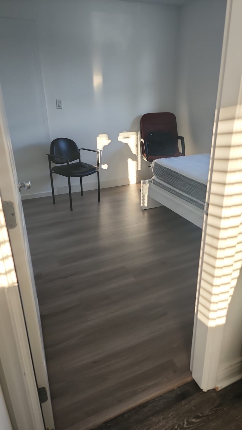 1 bedroom suite for rent - photo 4