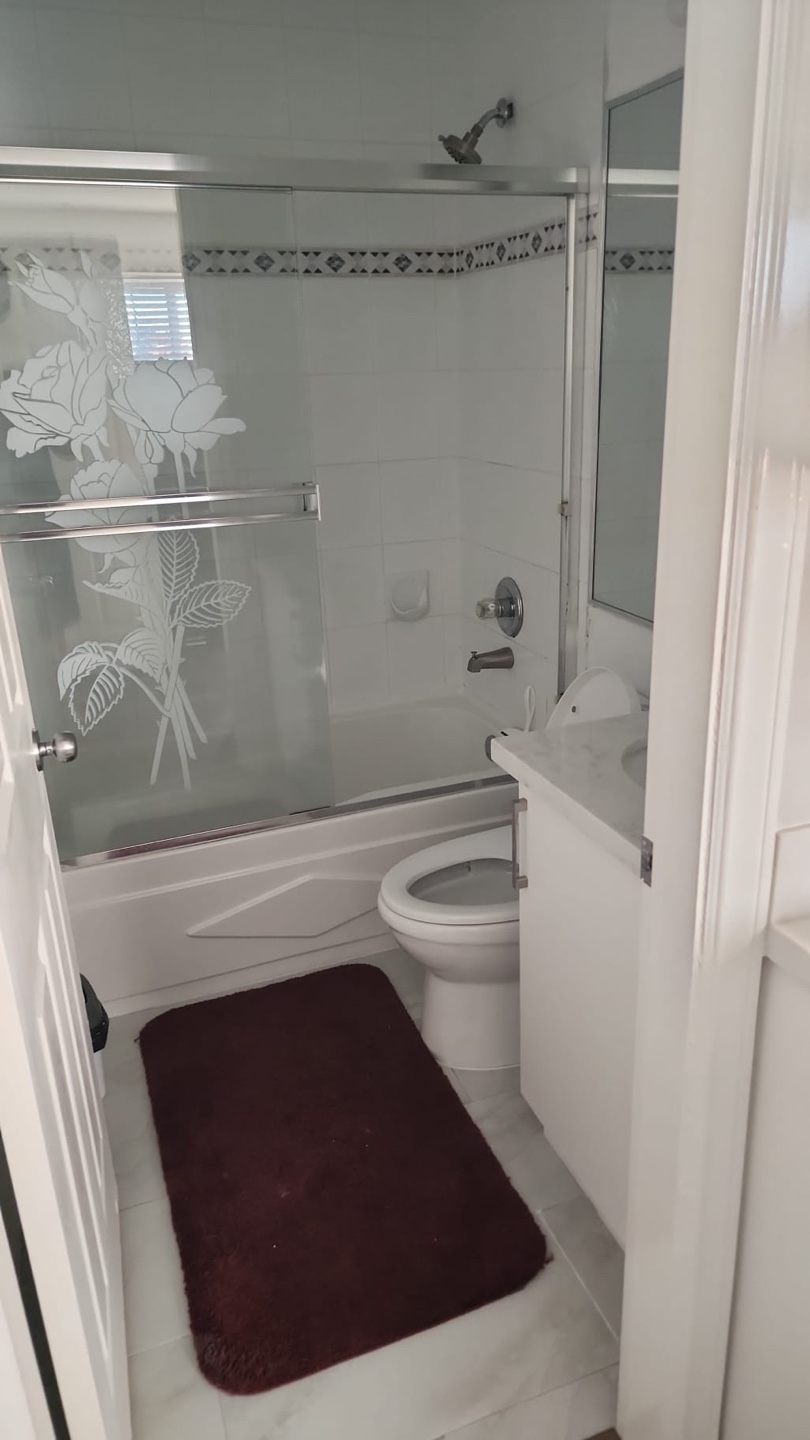 1 bedroom suite for rent - photo 2