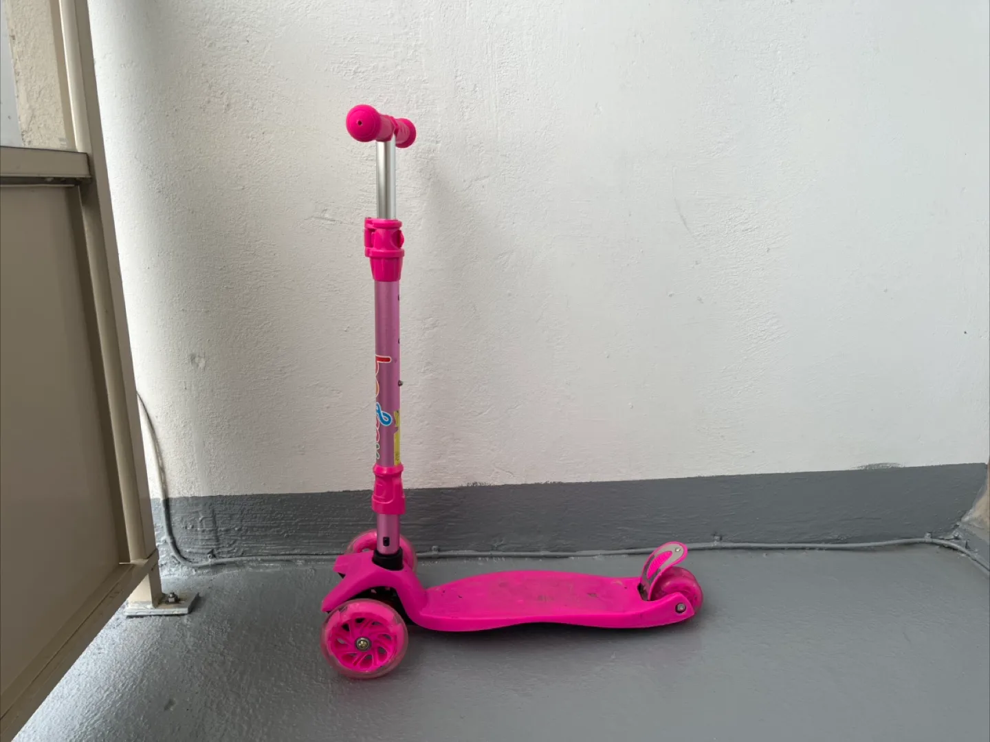 Pink Kids Scooter thumbnail