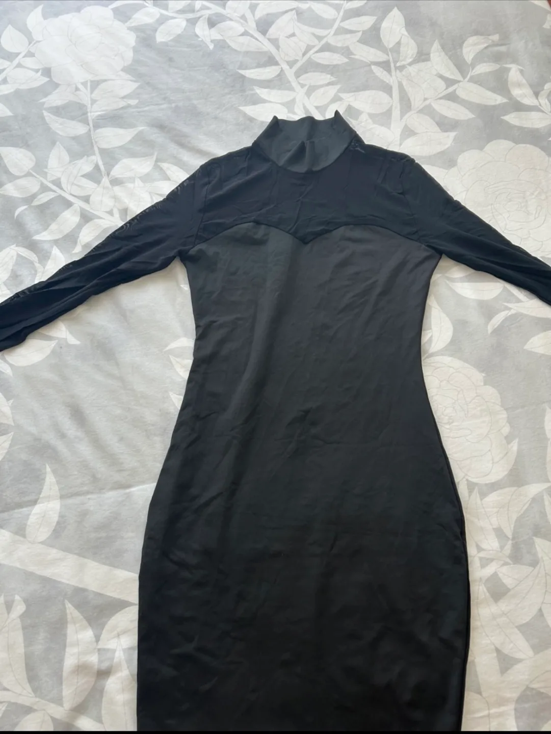 Black Dress thumbnail