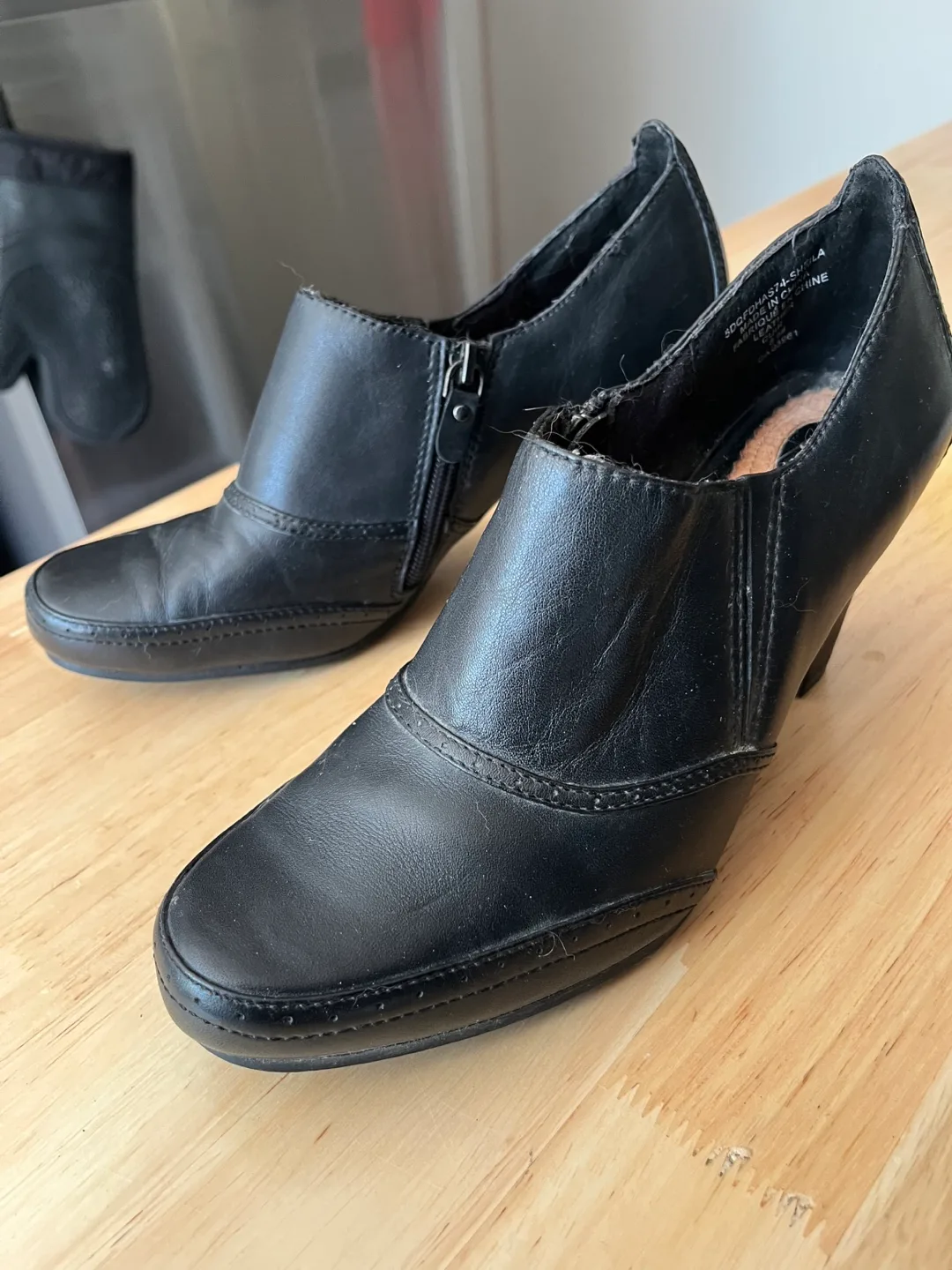 Denver Hayes Black Leather Heeled Booties, Size 7 thumbnail