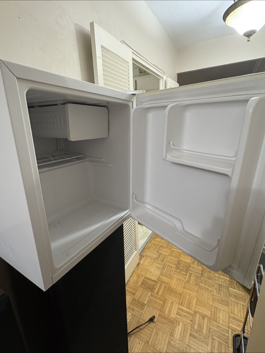 Danby Designer Chef Compact Refrigerator - photo 2