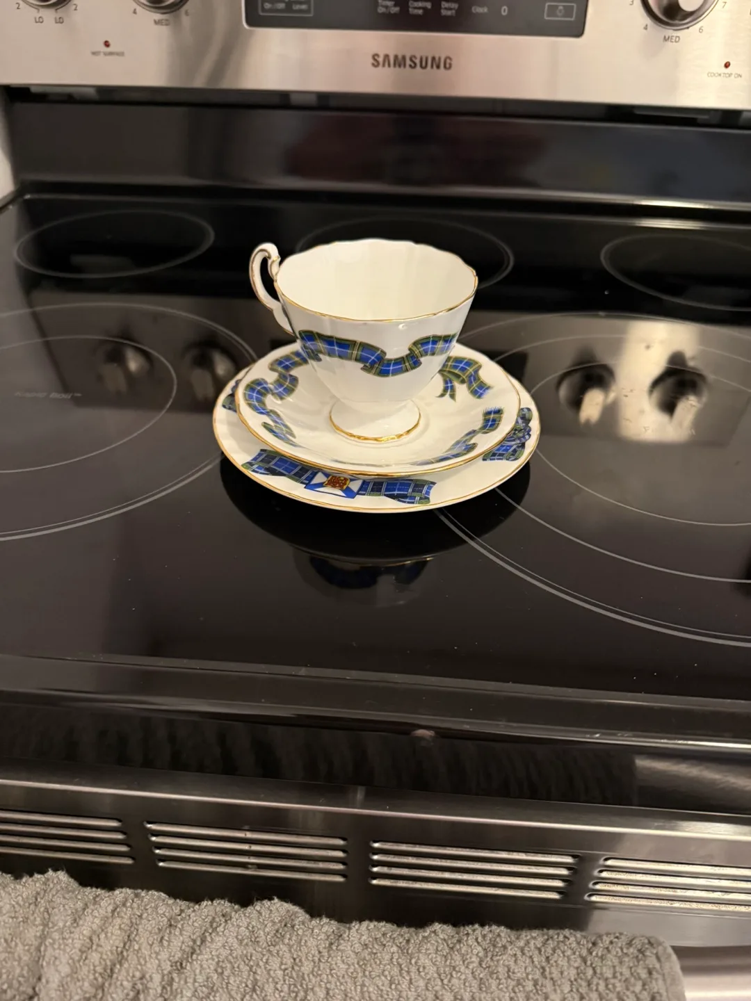 Vintage Tea Cup, Saucer and Plate Set thumbnail