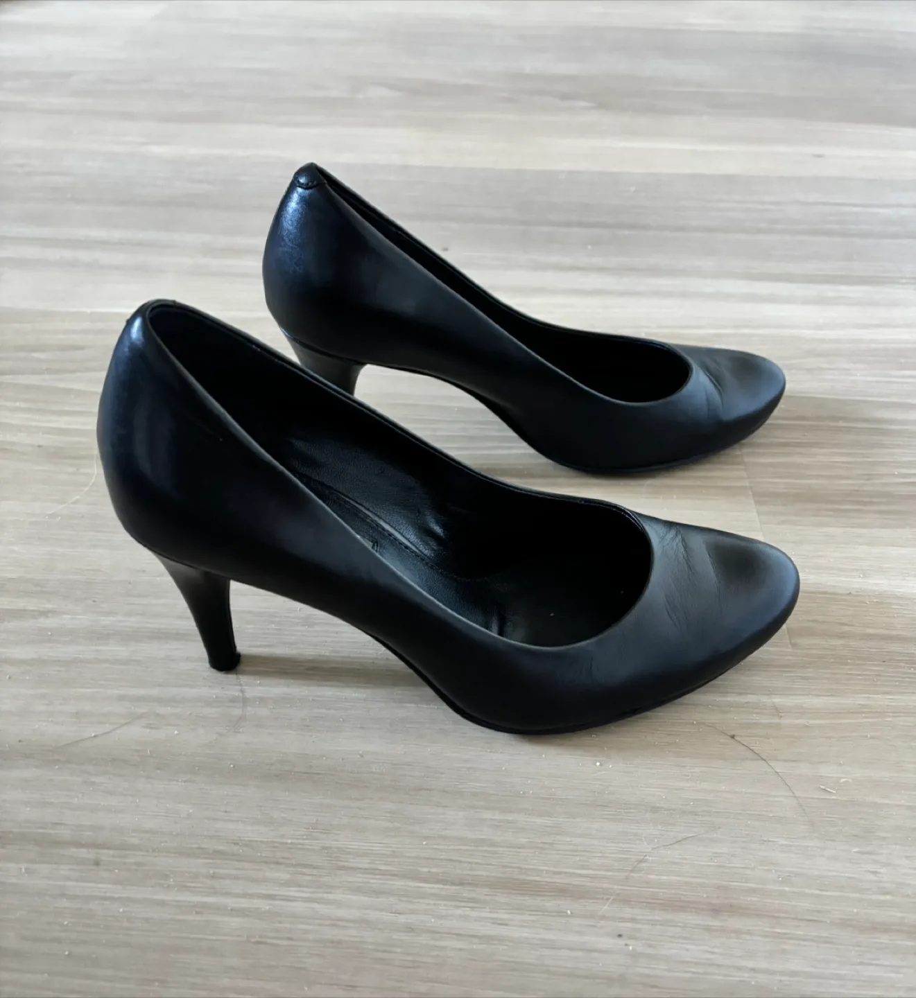 Ecco Black Leather Heels - Size 38 thumbnail