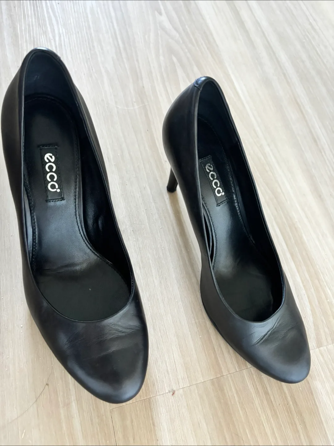 Ecco Black Leather Heels - Size 38 image indicator(2)