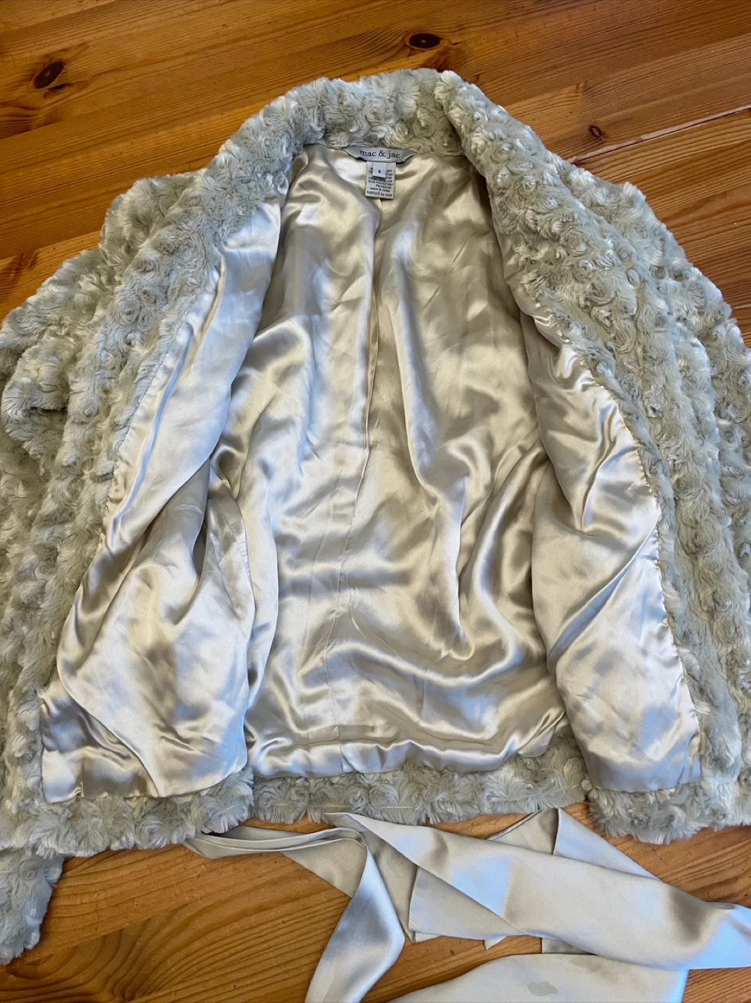 Mac & Jac Faux Fur Jacket - Size 6 image indicator(3)