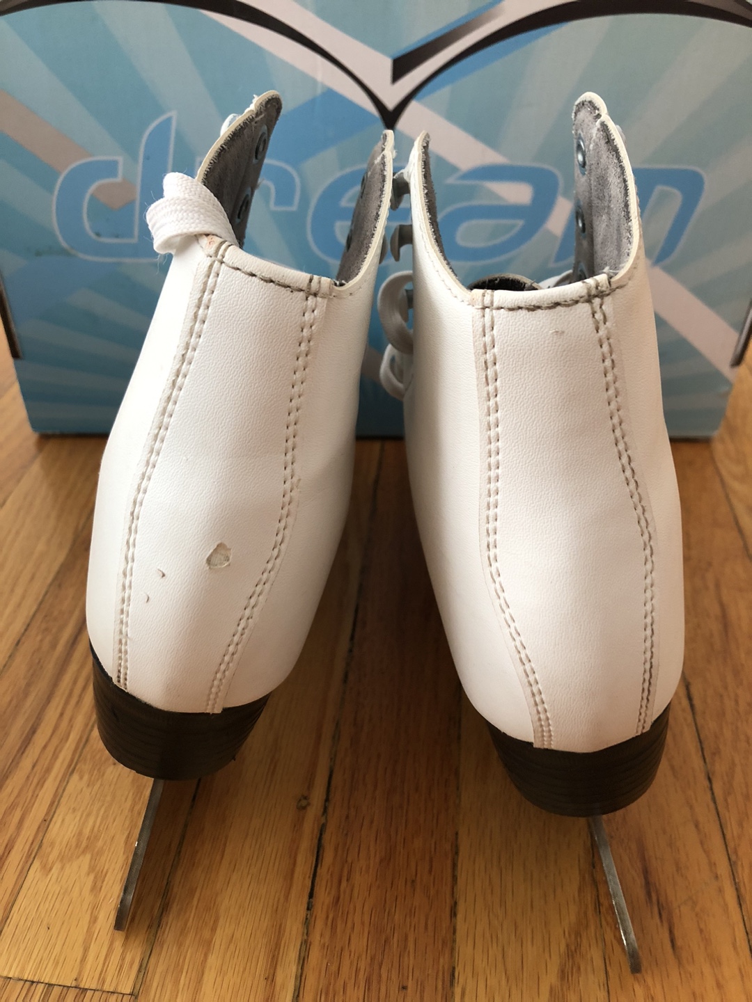 Kids Figure Skates (US Size 3) j+ Bauer Helmet & Skate Guards - photo 4