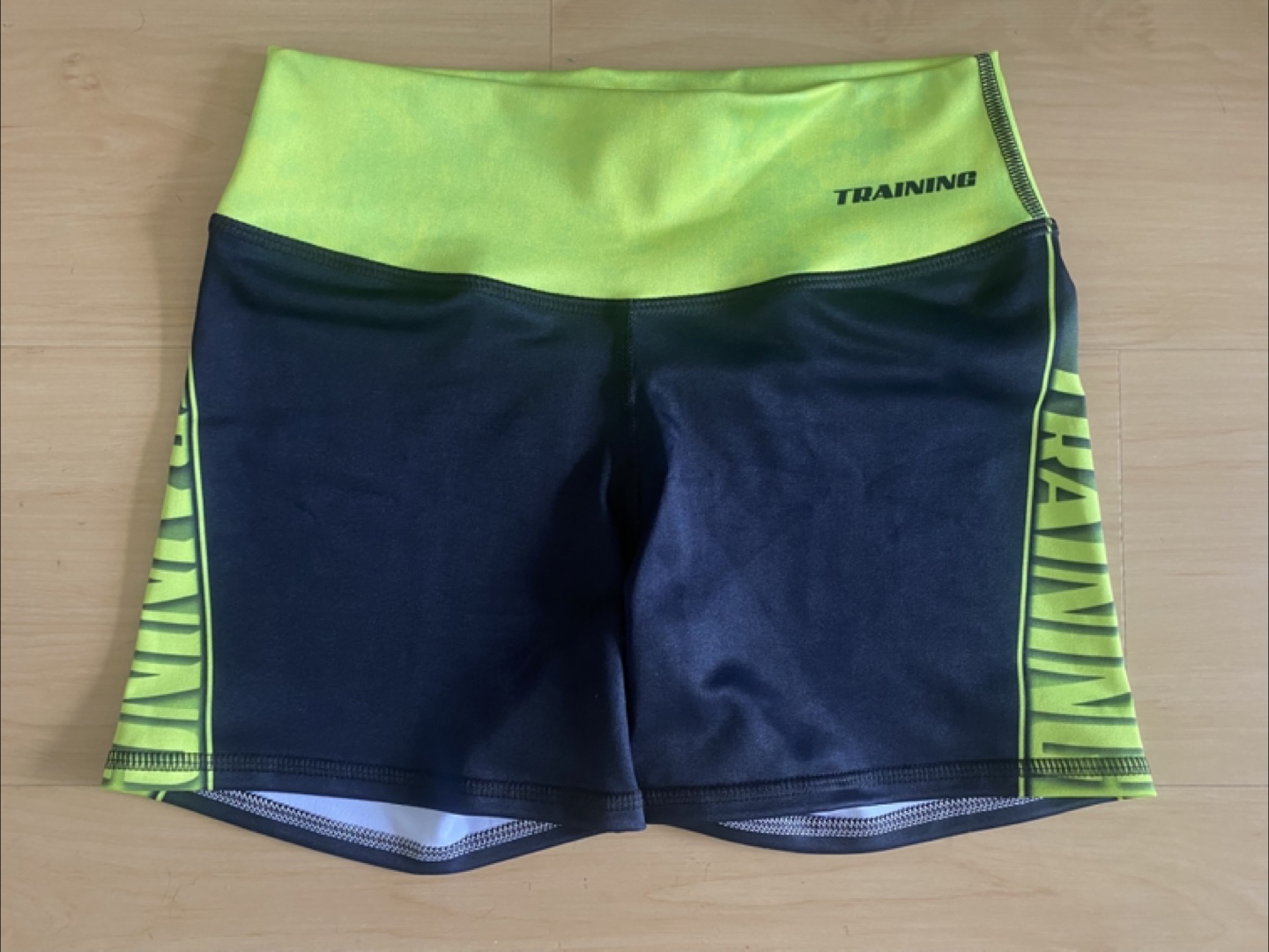 Women’s Shorts - photo 4