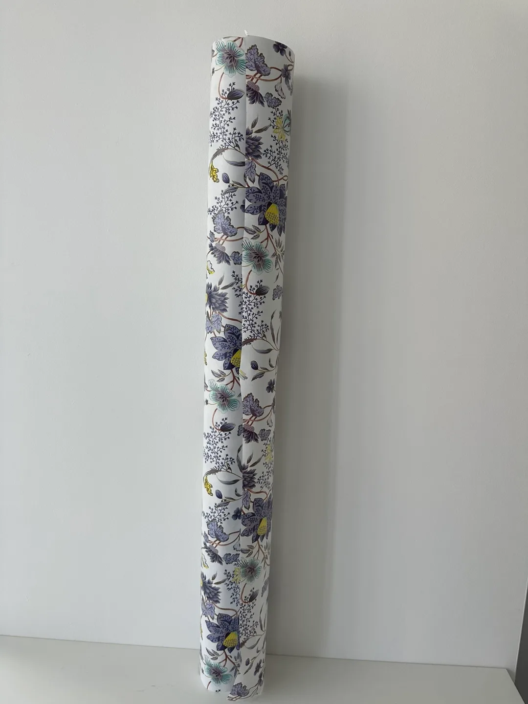 ‼️MOVE OUT SALE‼️ Floral Wallpaper Gift Wrapping Paper thumbnail