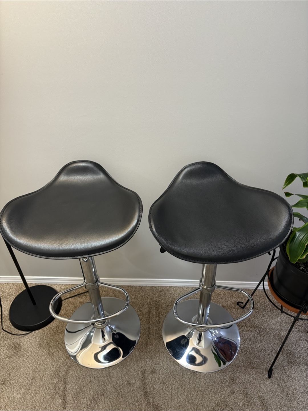 Set of 2 Black Adjustable Bar Stools - photo 2