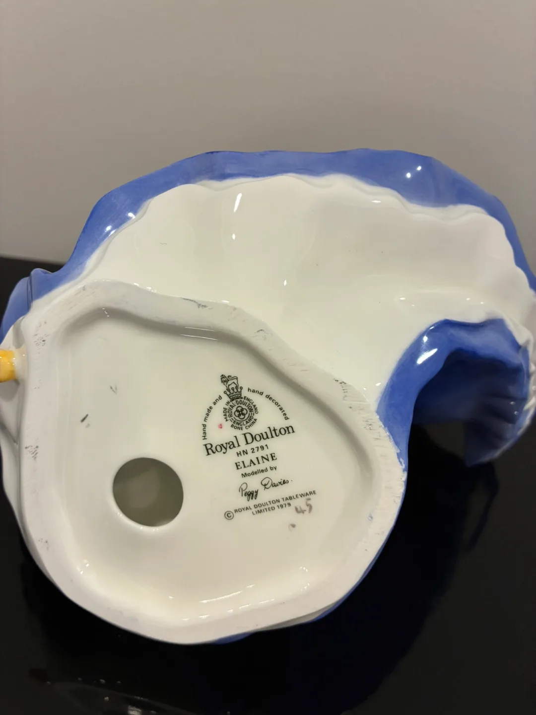 Royal Doulton Elaine Figurine HN 2791 image indicator(4)