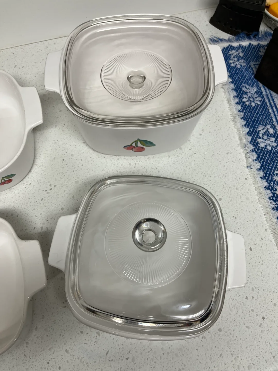 Corning ware Square casseroles with Lids image indicator(4)
