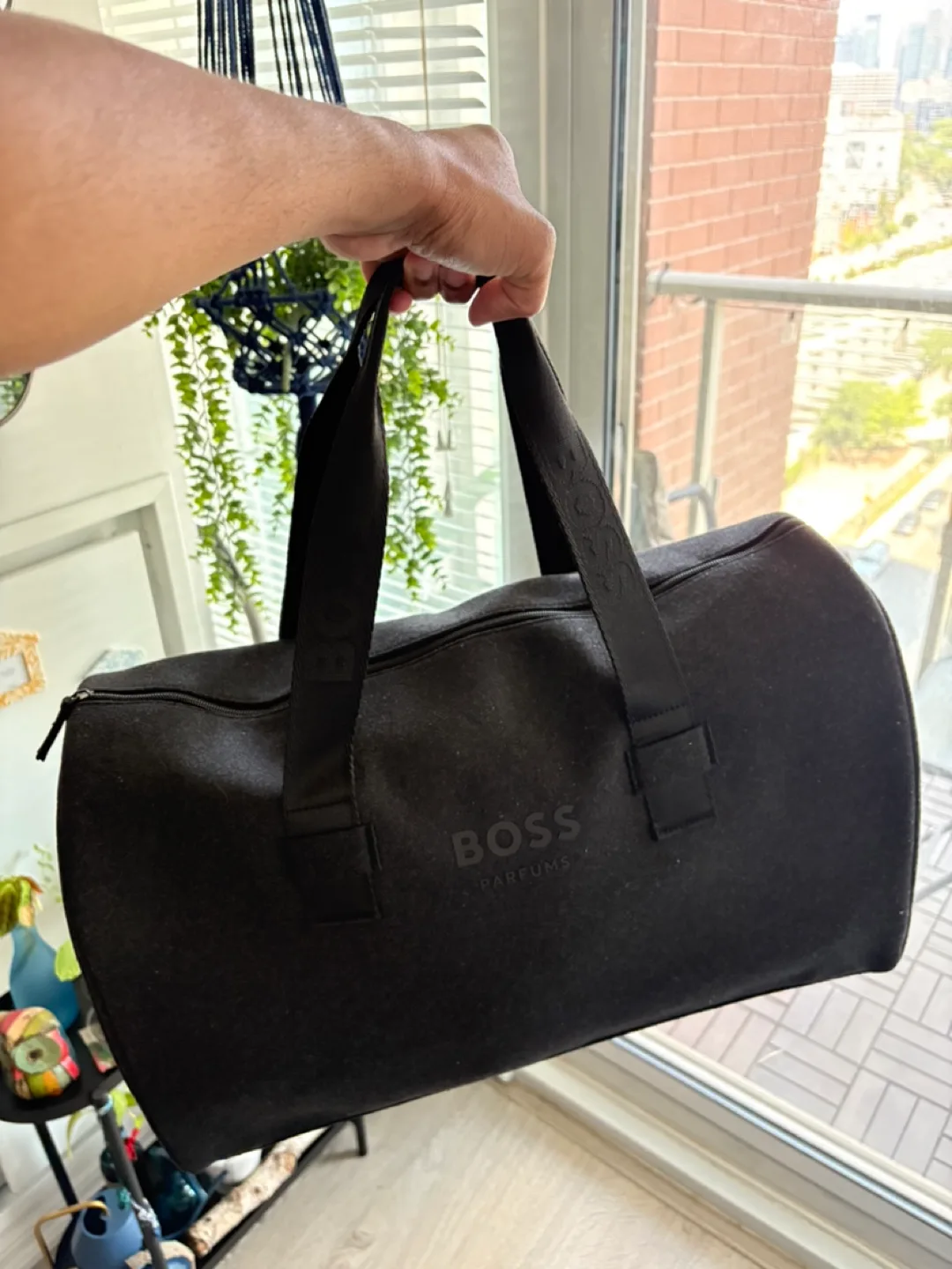 Boss Black Weekender Bag BNIB image indicator(2)