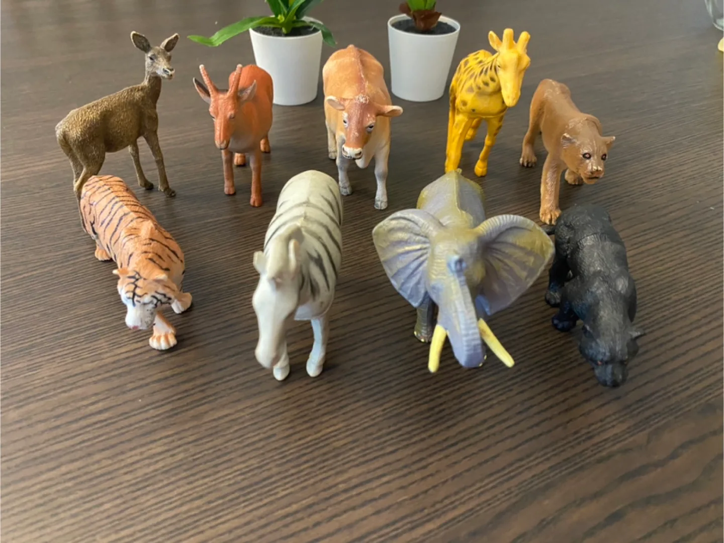 Animal Figurines Set thumbnail