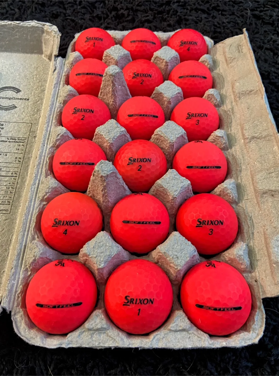 18 Srixon Soft Feel Red Golf Balls thumbnail