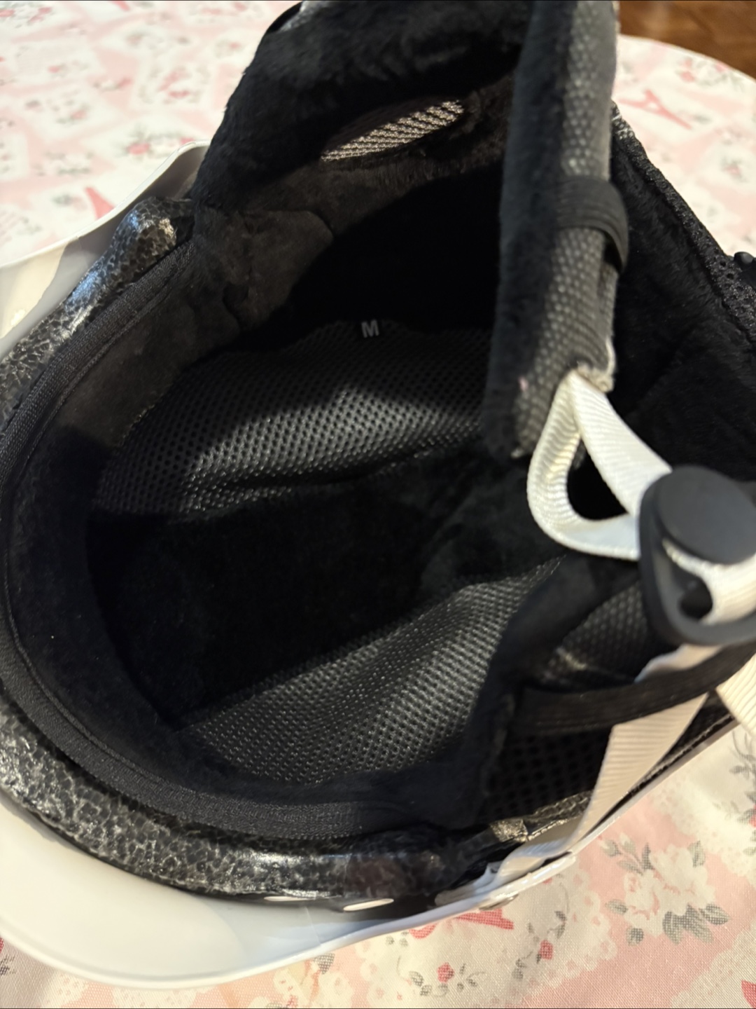 K2 White Ski/Snowboard Helmet - Size M - photo 2