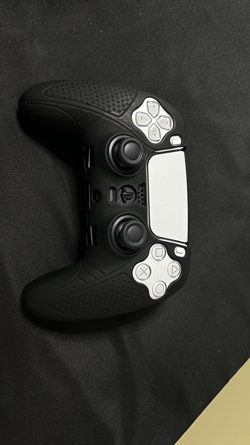 PlayStation 5 console with controller - photo 2