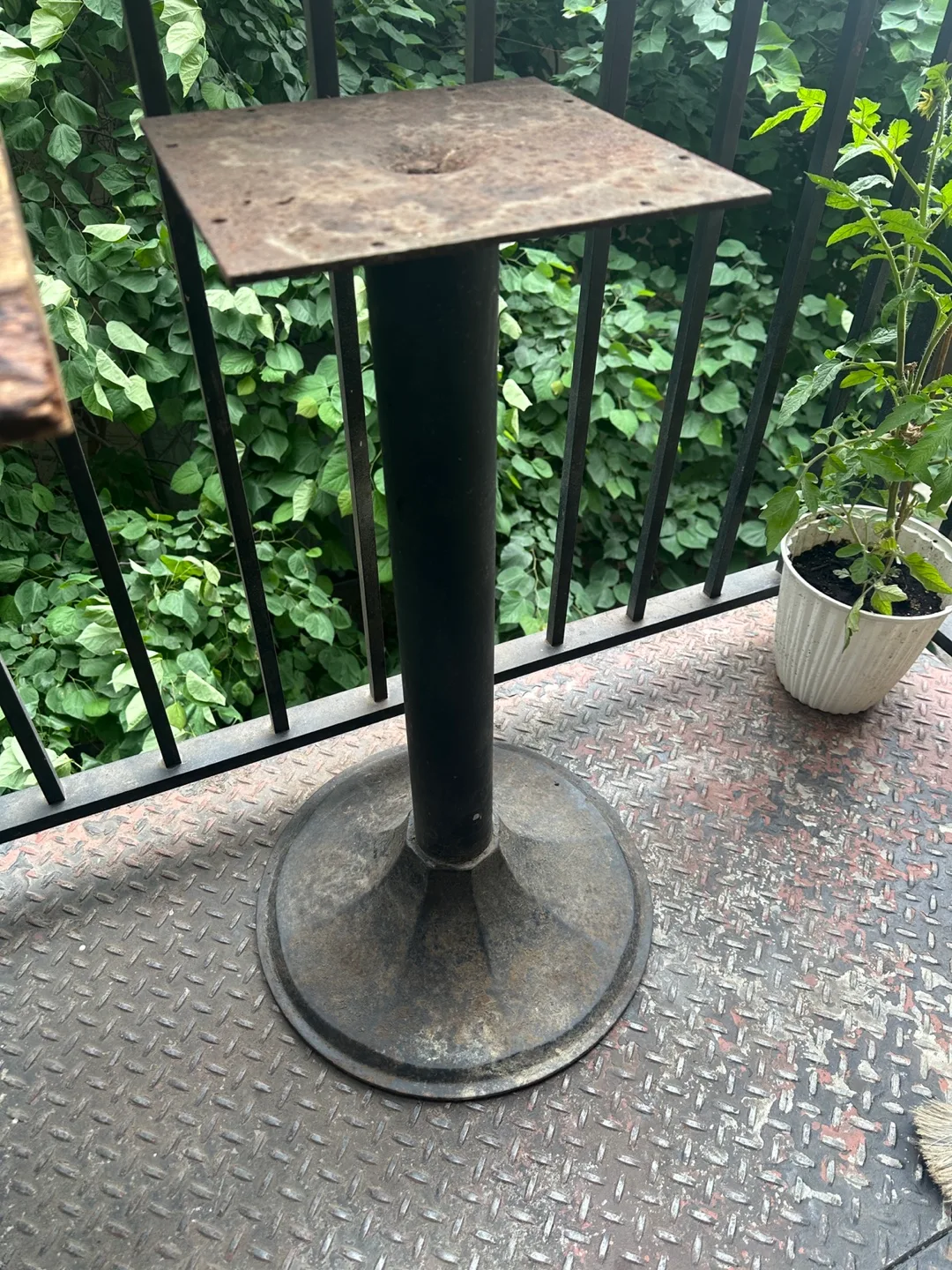 ANTIQUE CAST IRON BISTRO TABLE BASE OUTDOOR PATIO FURNITURE thumbnail