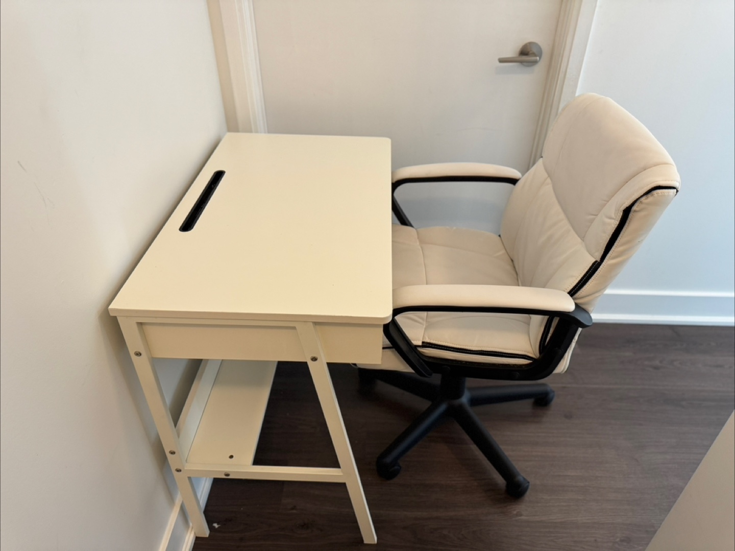 MOVING SALE: White Ergonomic Office Chair - photo 3