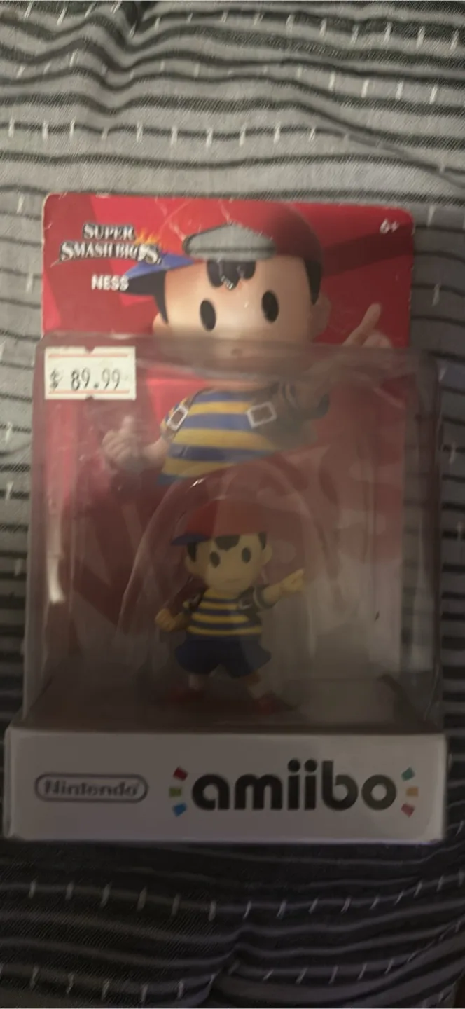 Hockey Trading Cards & Team Pin image indicator(8)