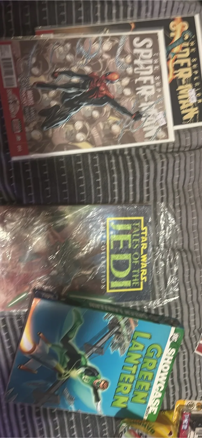 Hockey Trading Cards & Team Pin image indicator(10)