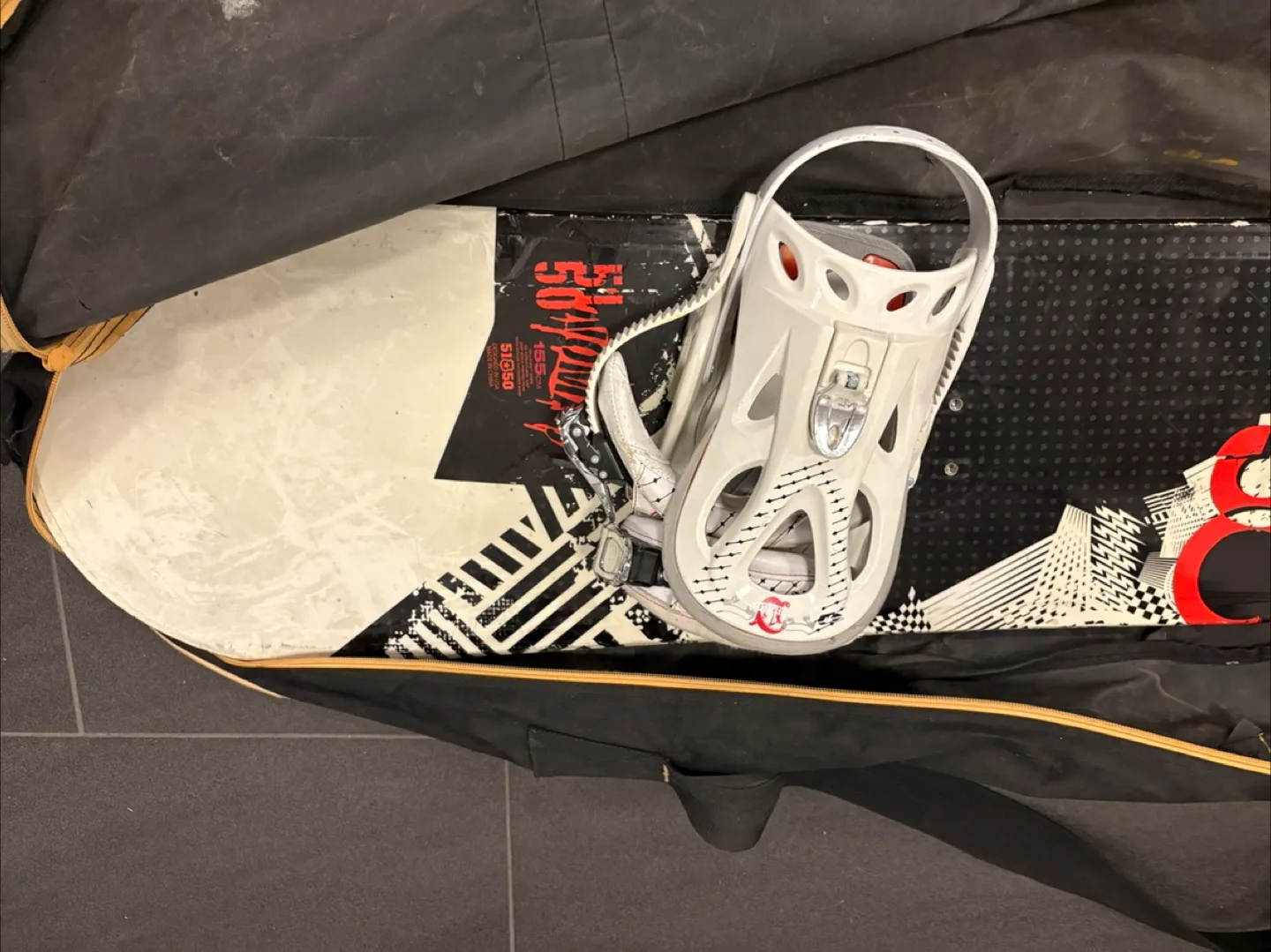 50 Fifty Snowboard with Bindings image indicator(4)