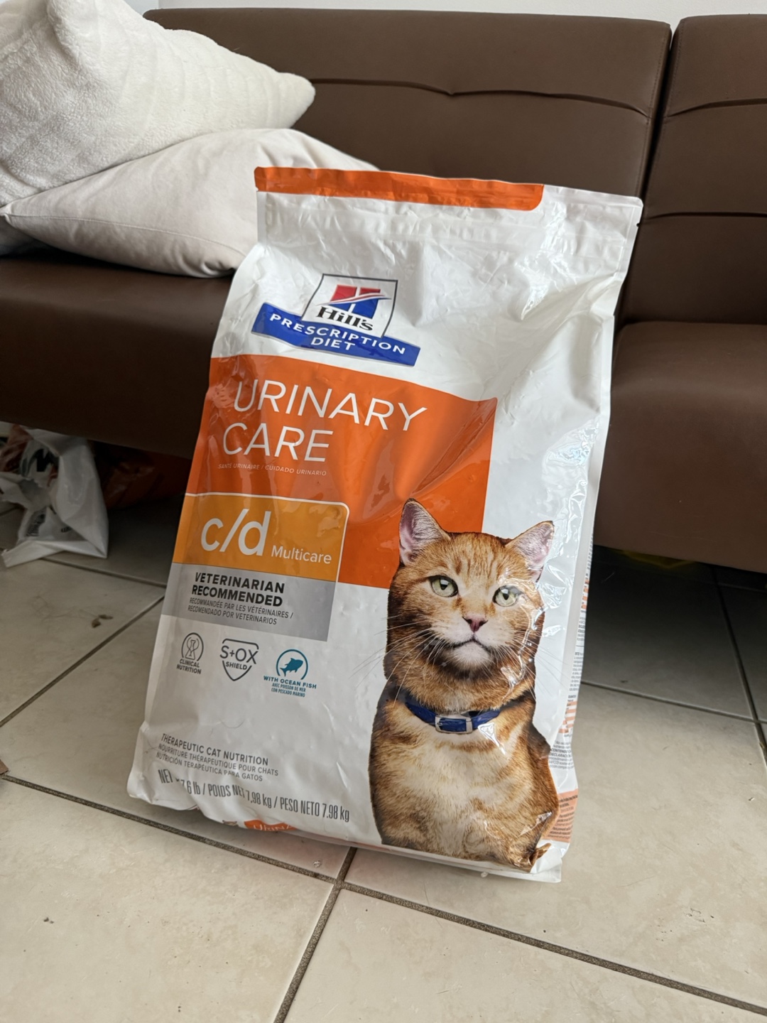 Hill's Urinary Care c/d Cat Food - kibbles and cans