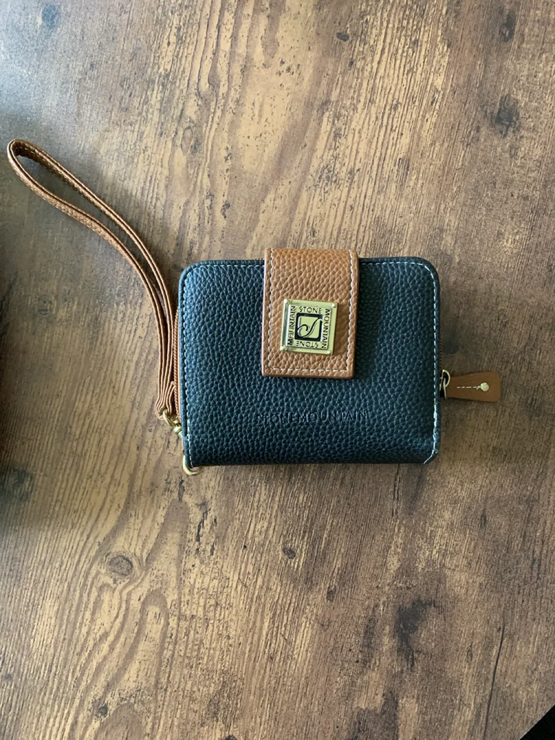 Stone Mountain Black & Brown Wallet 🇨🇦 thumbnail
