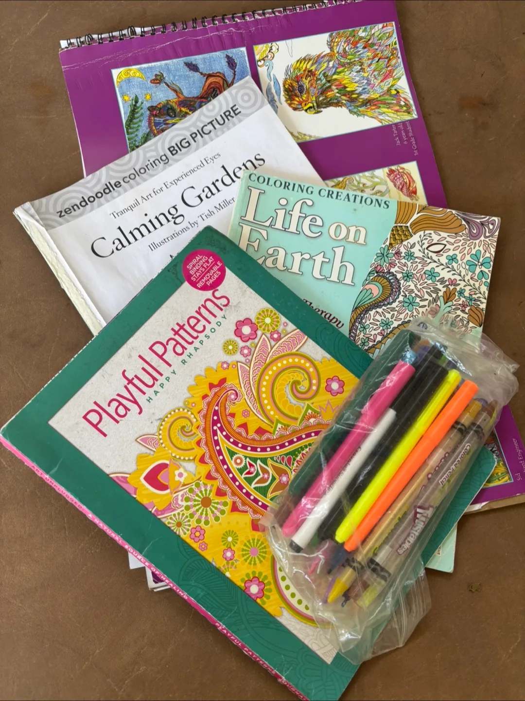 Adult Colouring Books & markers/ Crayons thumbnail