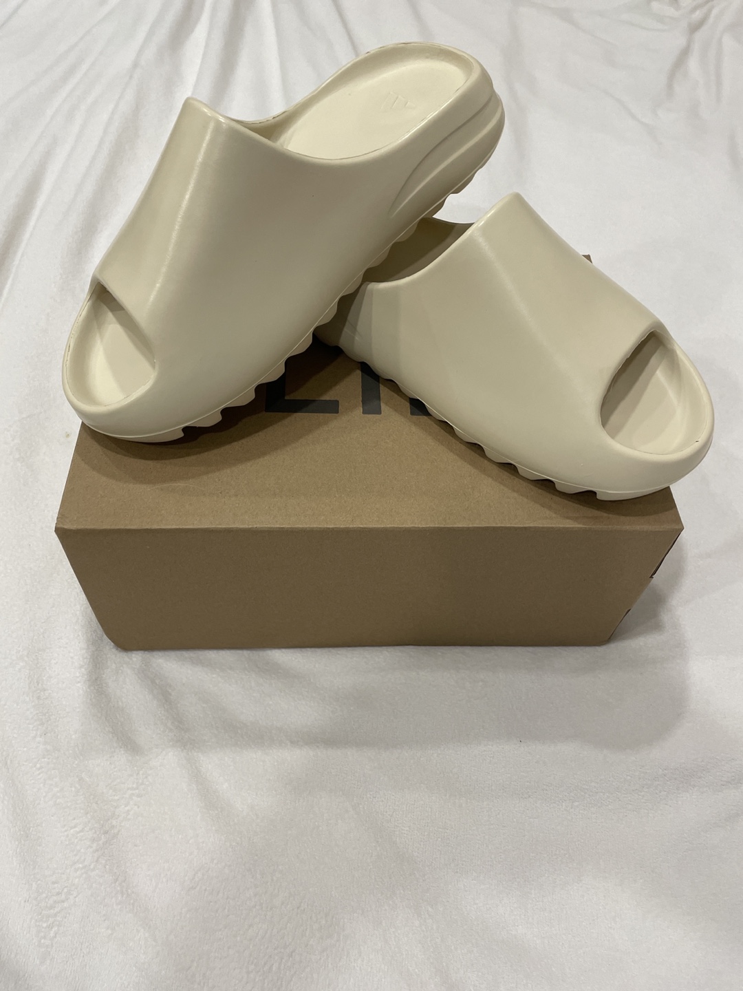 Adidas Yeezy Slide - Size 10 US - photo 2
