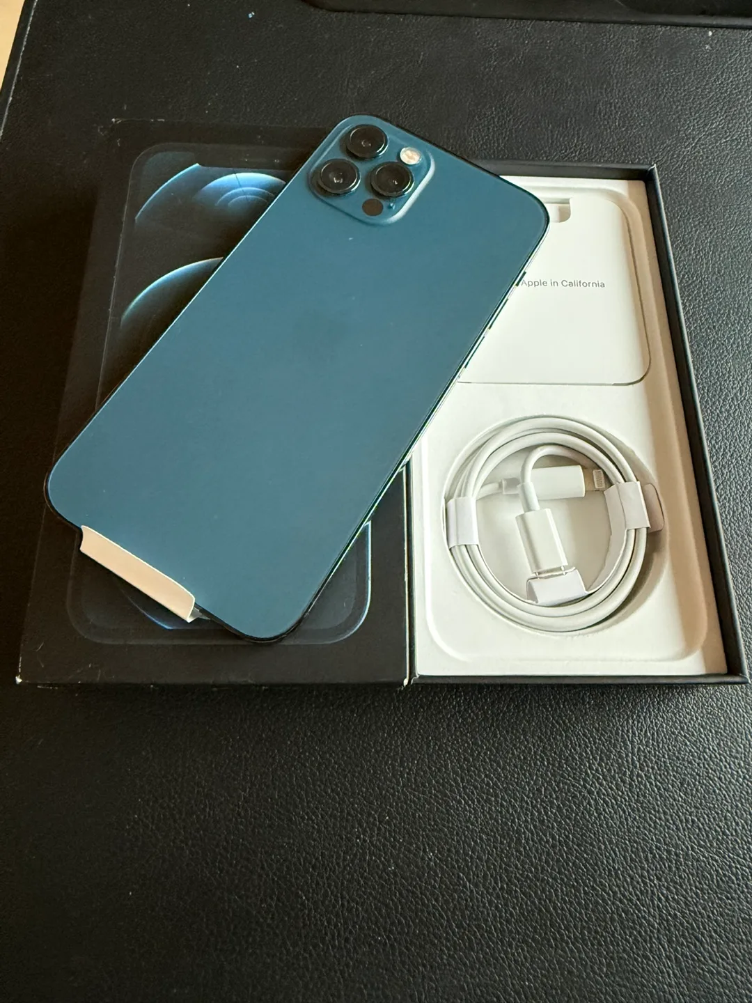 iPhone 12 Pro 128GB Blue thumbnail