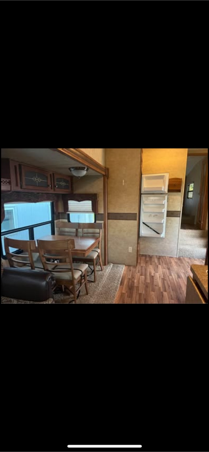 Sabre Silhouette Fifth Wheel Trailer - photo 3