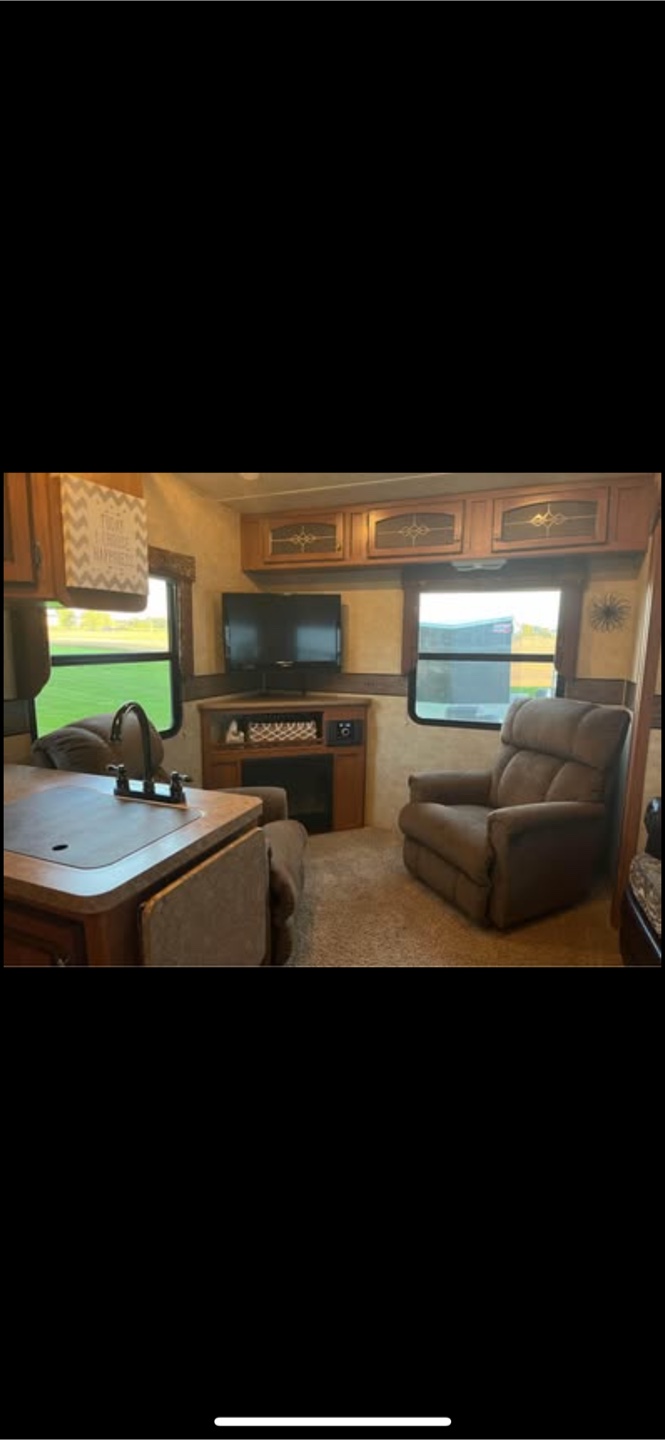 Sabre Silhouette Fifth Wheel Trailer - photo 2