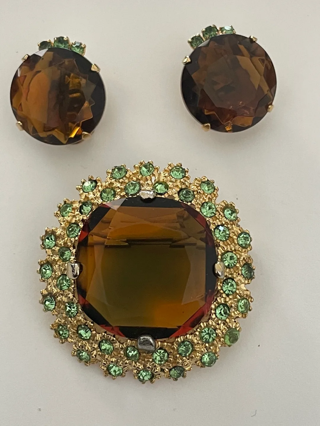 Vintage Brooch & Clip-on Earrings Set thumbnail
