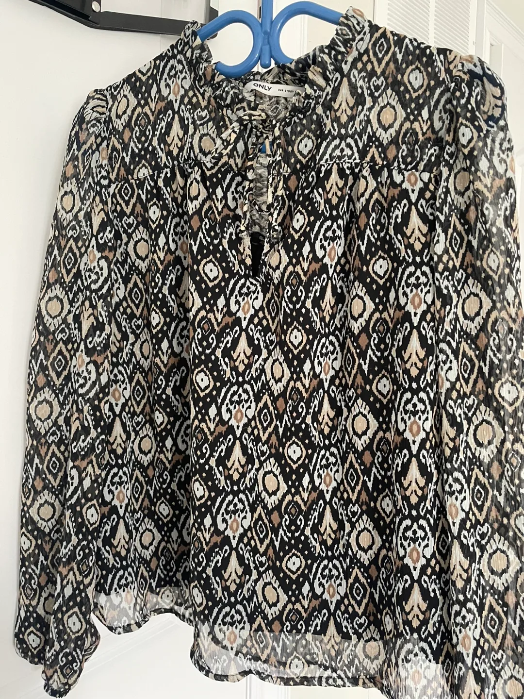 Only Blouse, Black/Beige Pattern, Size M image indicator(2)