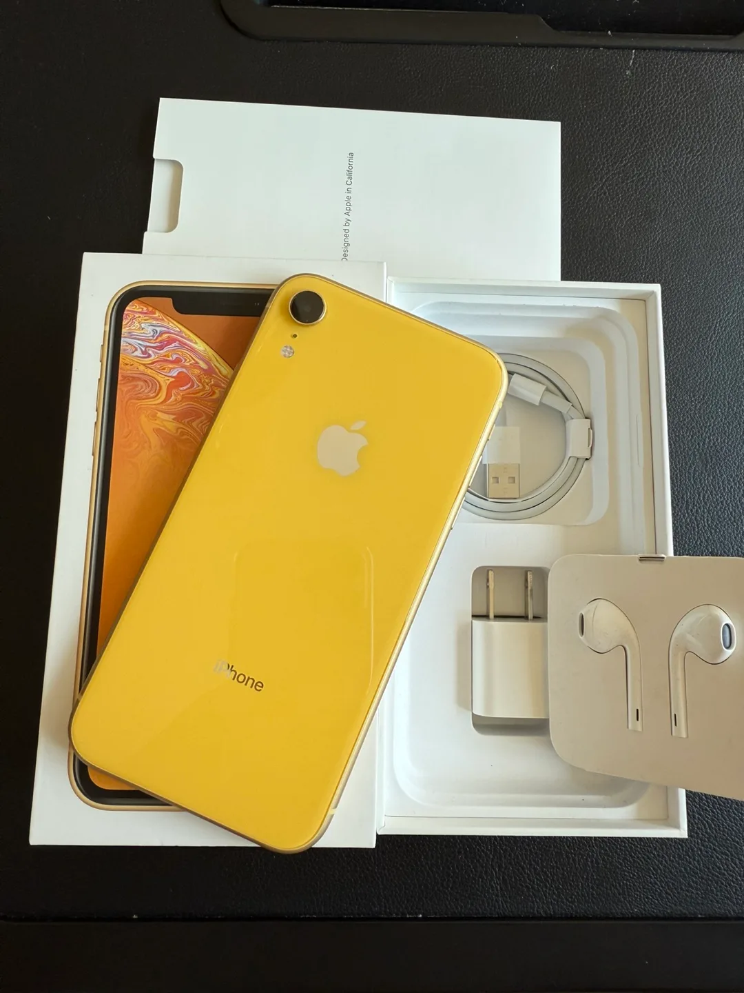 iPhone XR 64GB Yellow thumbnail