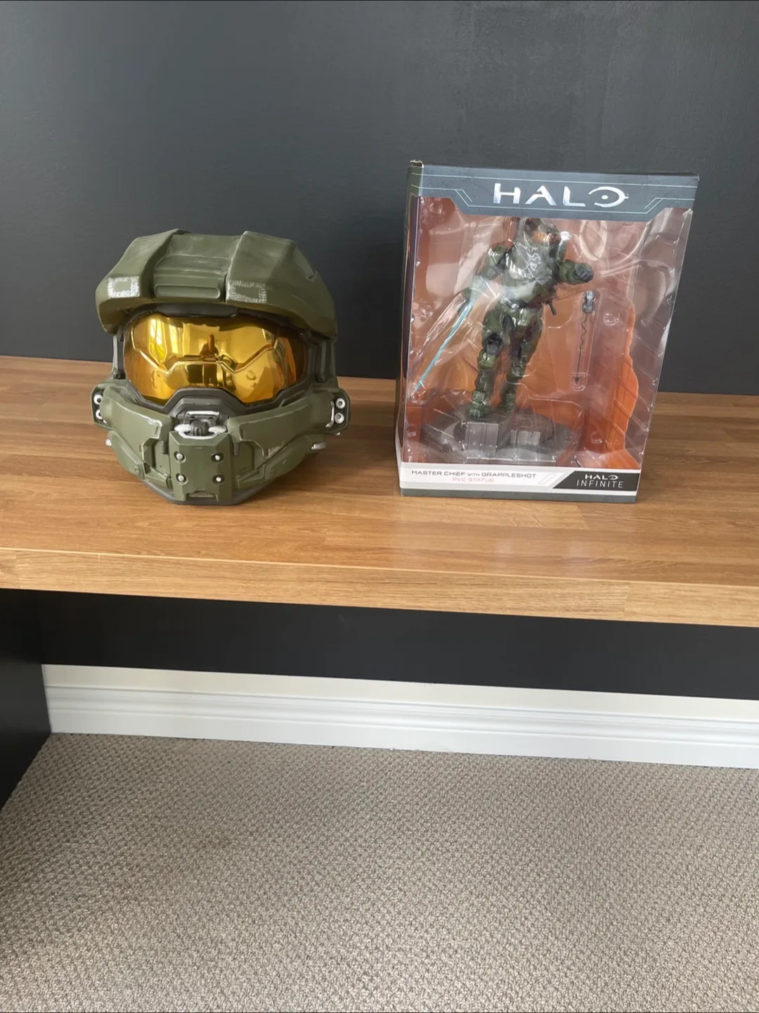 Halo Master Chief Helmet and Statue image indicator(5)