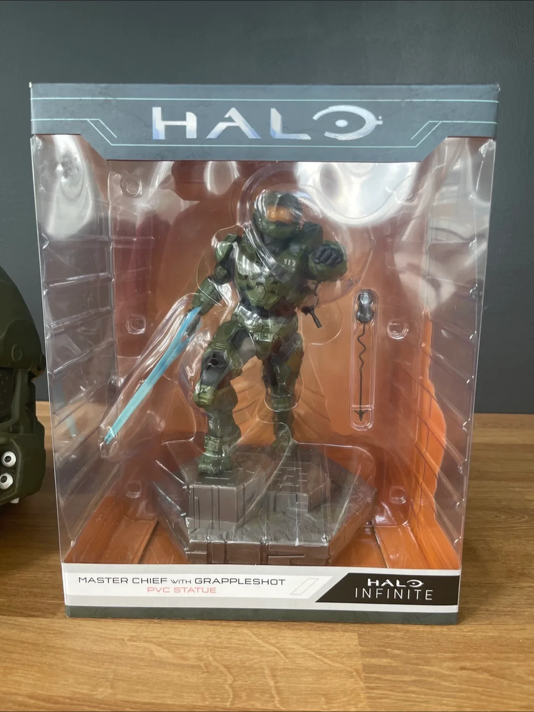 Halo Master Chief Helmet and Statue image indicator(6)