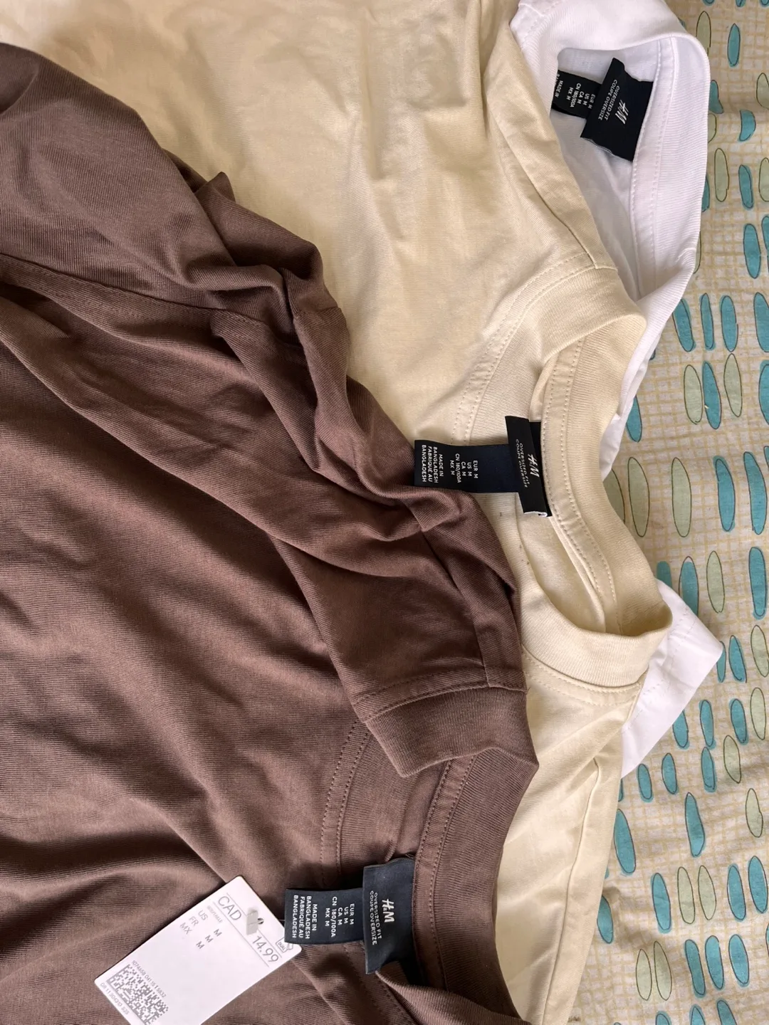 H&M Oversized size M T-Shirts (13 CAD for each individually) image indicator(3)