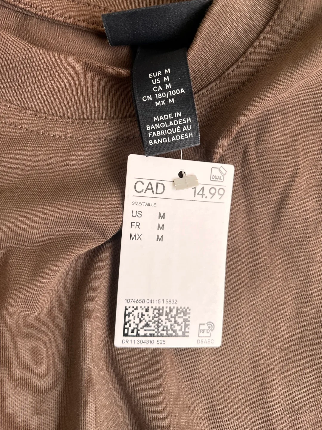 H&M Oversized size M T-Shirts (13 CAD for each individually) image indicator(2)