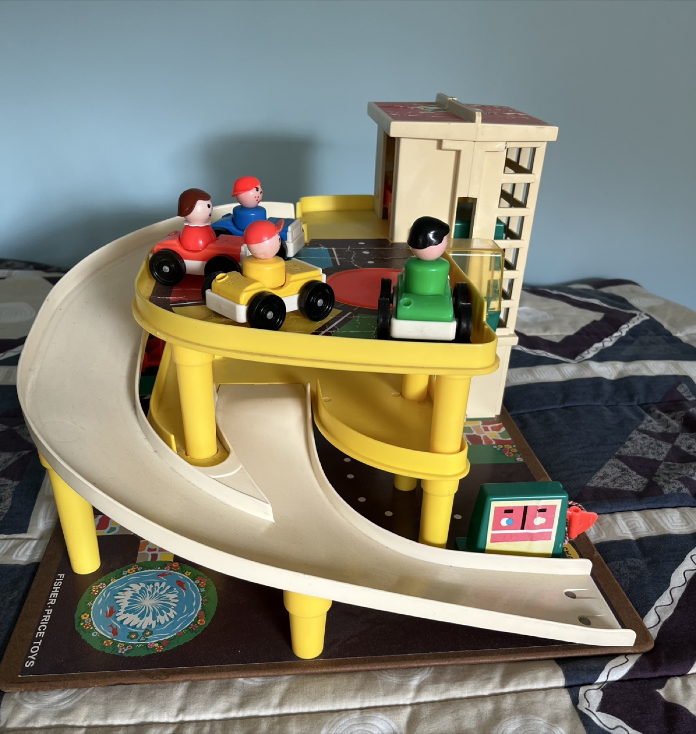 Fisher Price Parking Ramp Service Center Toy - photo 4