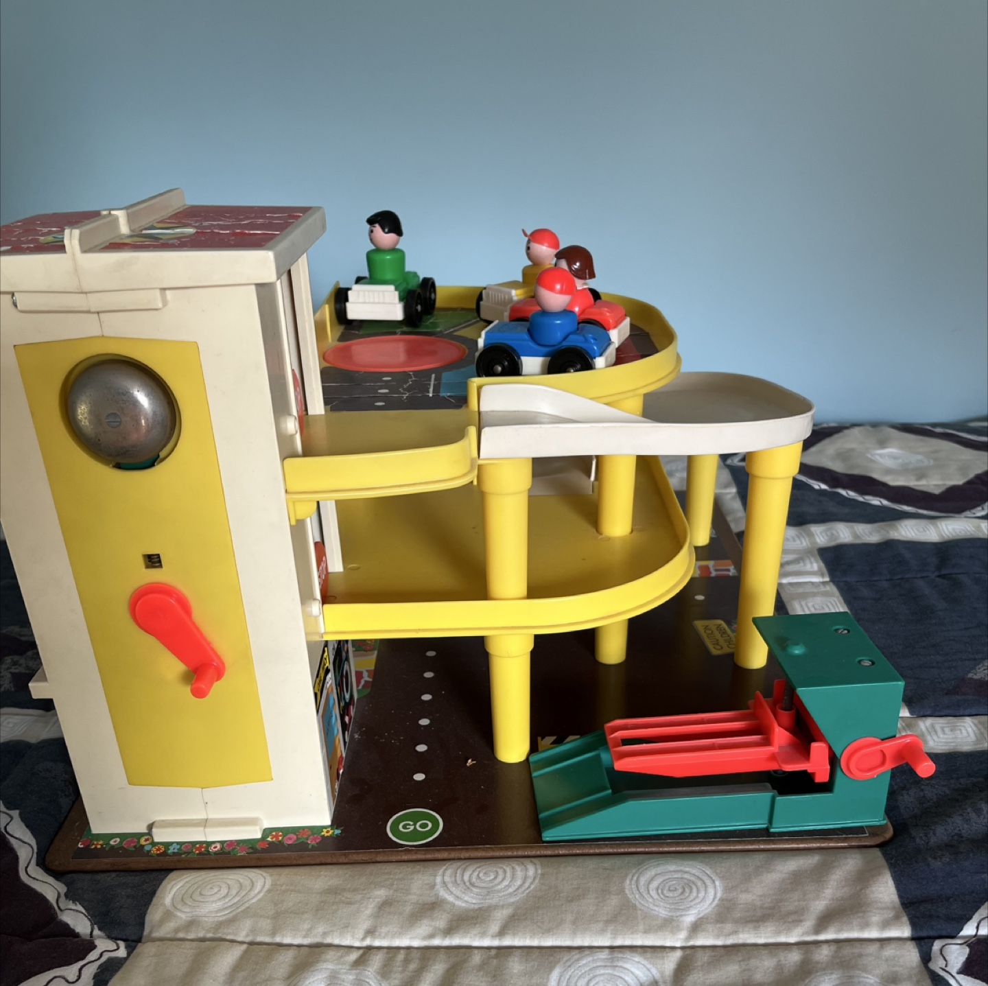 Fisher Price Parking Ramp Service Center Toy - photo 2