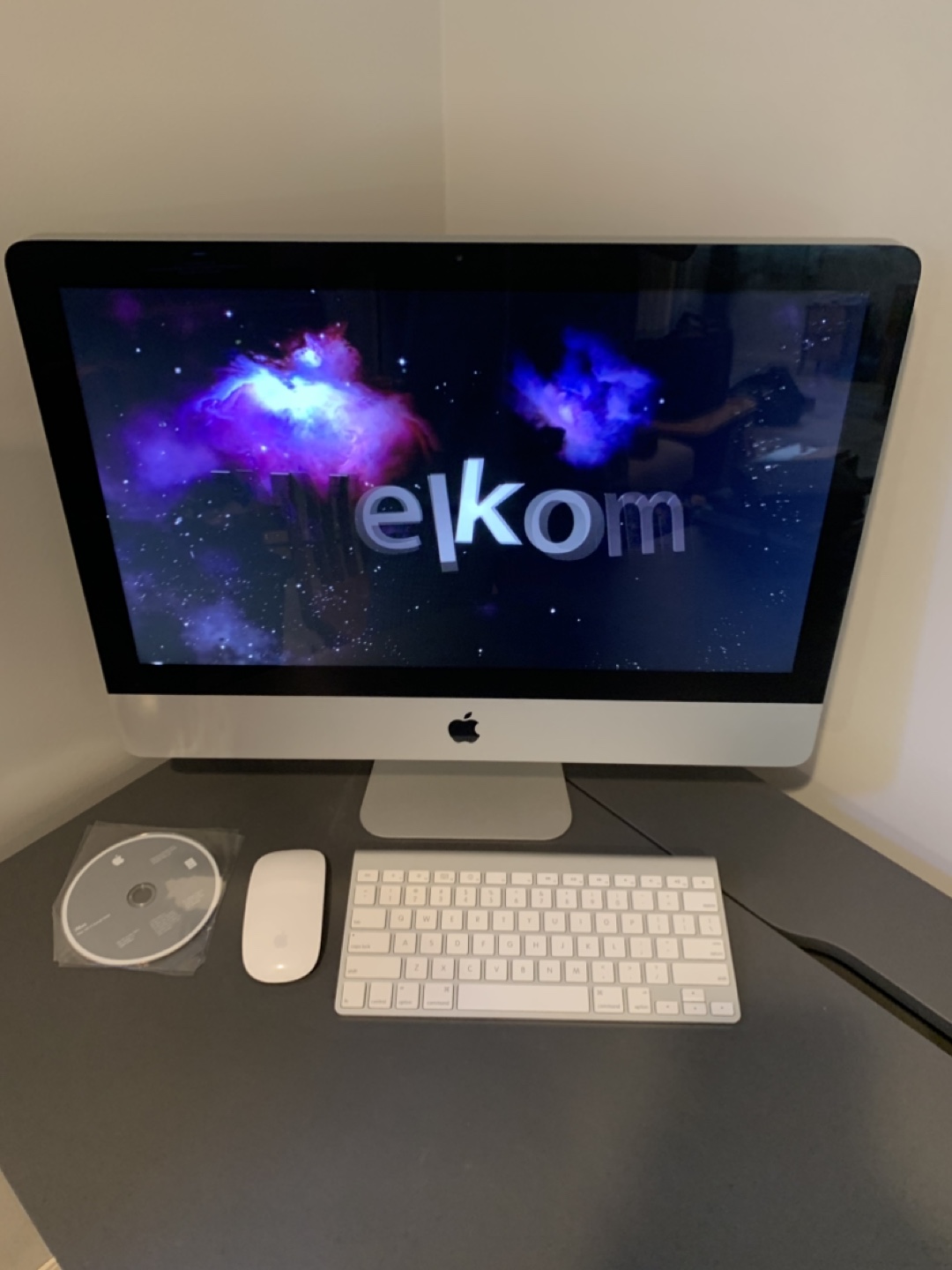 Apple iMac (21.5 inch, Late 2009) - photo 3