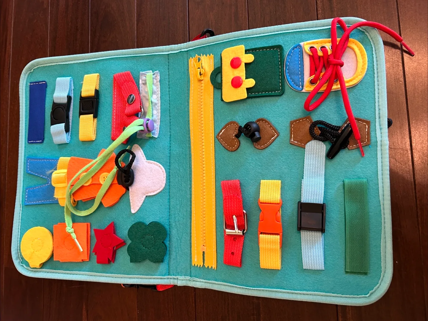 Montessori felt activity book thumbnail