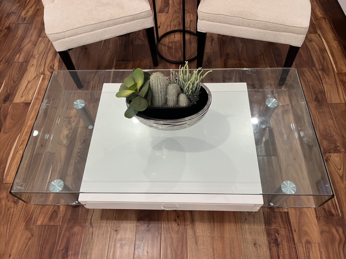 Glass & White Coffee Table - Modern Design